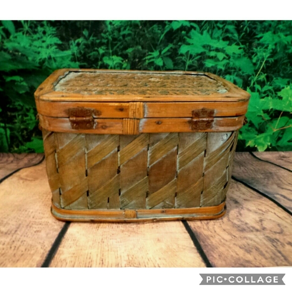 Small Decorative Wicker Rustic Chest - Picture 2 of 3
